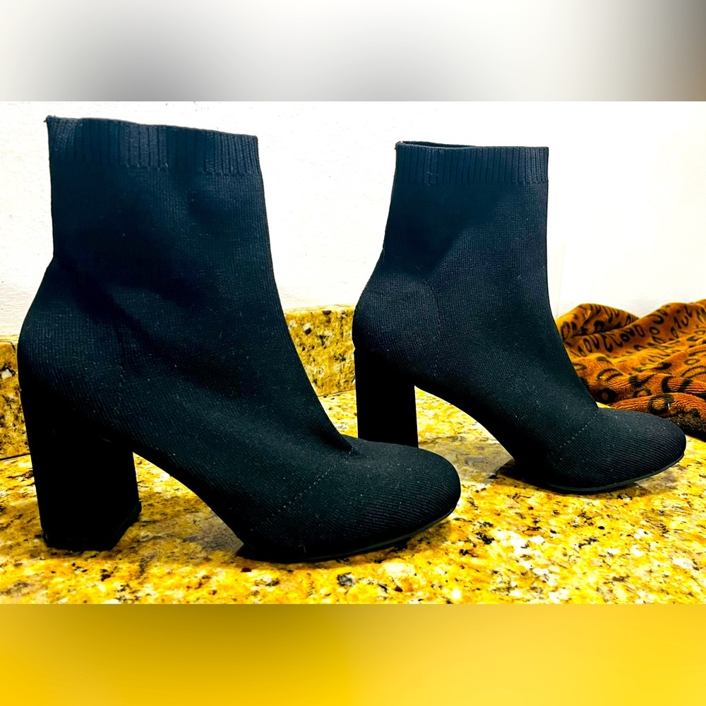 MIA Erika fabric ankle booties  Size 7